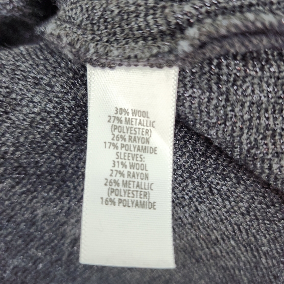 St. John Couture Black Metallic V-Neck Long Sleeve Knit Blouse Size 2 - Picture 6 of 8